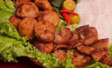 Cách làm Bún Chả Hà Nội đậm đà – Bí quyết chuẩn vị tại gia